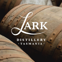 Logo von Lark Distilling (LRK).